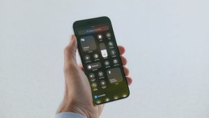 wwdc24-ios18-control-center-02.jpg