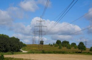 283385-litgrid-rekonstruos-330-kv-elektros-perdavimo-linija-tytuvenai-kaunas.JPG