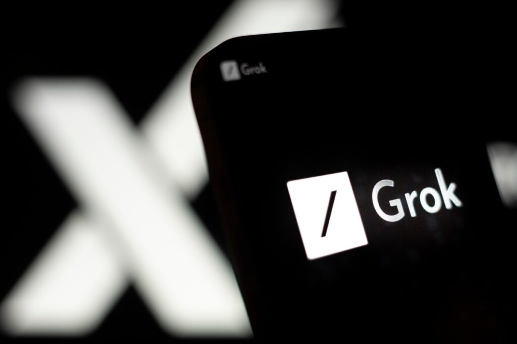 X įgyja greitesnį „Grok“ modelį ir naują „Grok mygtuką“