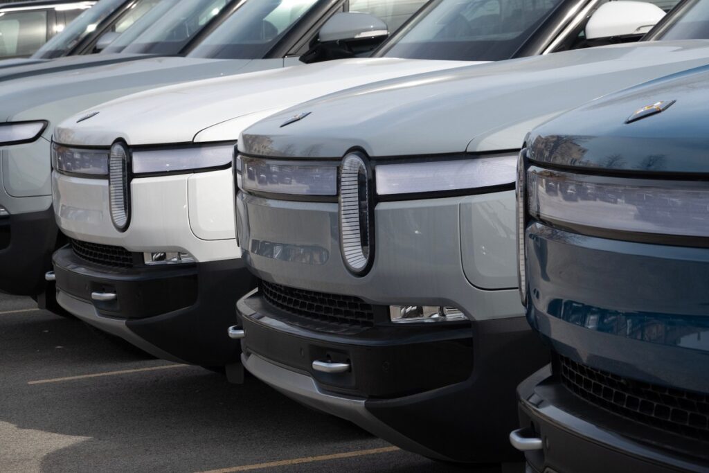 2024 m. „Rivian“ pristato daugiau nei 50 000 elektromobilių