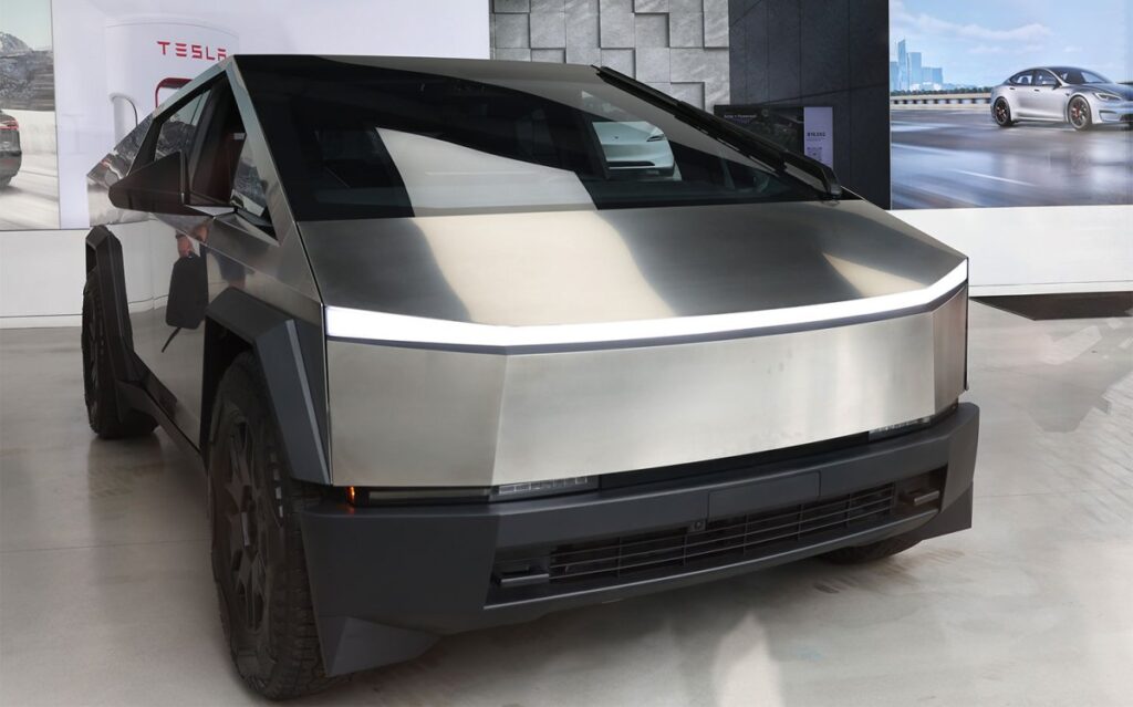 Tesla Cybertruck nepavyko padidinti 2024 m. pardavimų, nes pirmą kartą