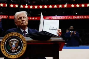 Trumpas įšaldo IRA finansavimą | Išmaniųjų miestų nardymas