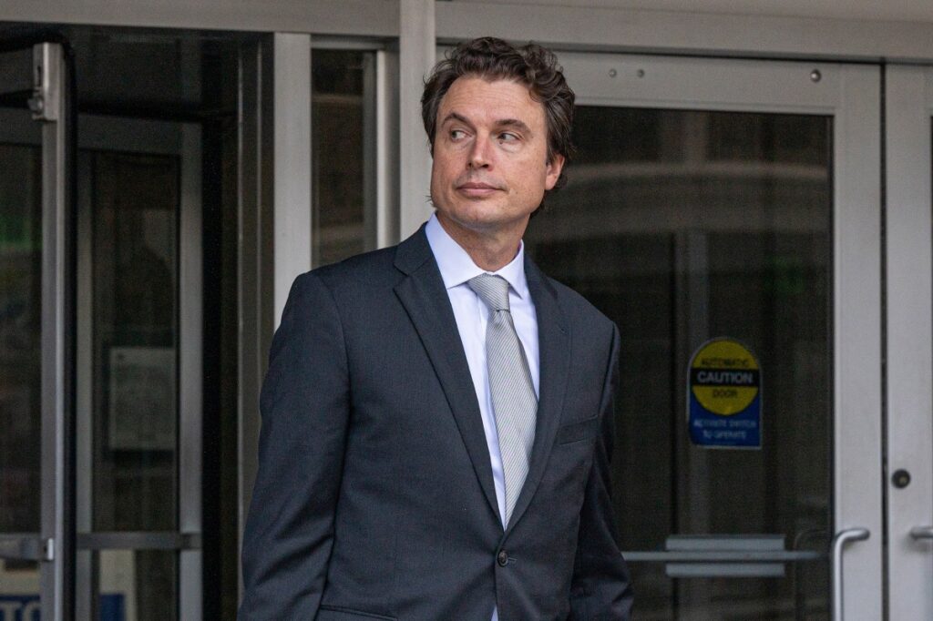 „Tesla“ direktoriai turi sumokėti iki 919 mln. USD, kad padengtų