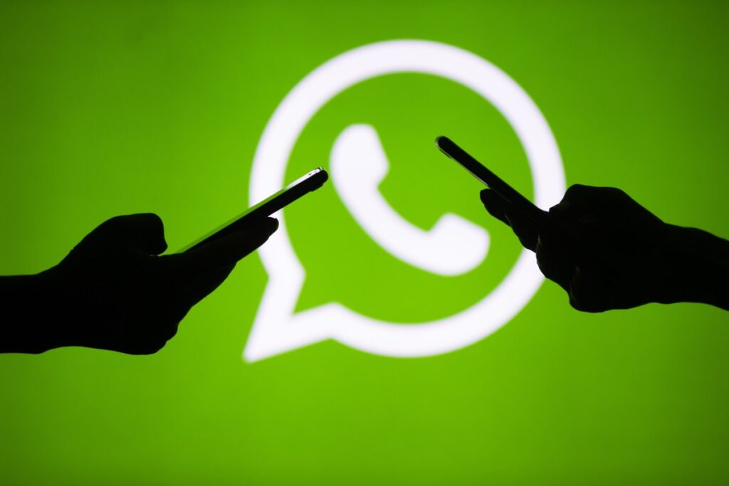 „Whatsapp“ sako, kad tai sutrikdė įsilaužimo kampaniją, skirtą žurnalistams su
