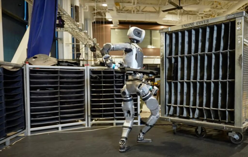 „Boston Dynamics“ sujungia jėgas su savo buvusiu generaliniu direktoriumi, kad
